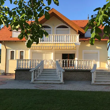 Апартаменты Csok Apartmanhaz