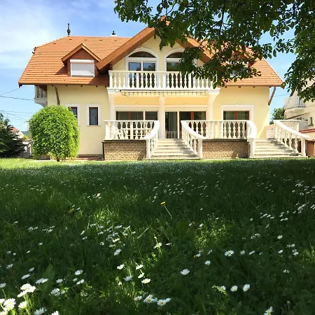 Lägenhet Csok Apartmanhaz Balatonfüred