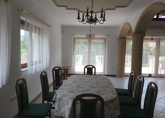 Csok Apartmanhaz * 블로톤퓌레드