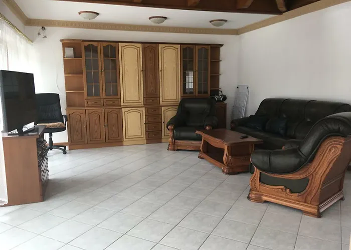 Csok Apartmanhaz 아파트 *